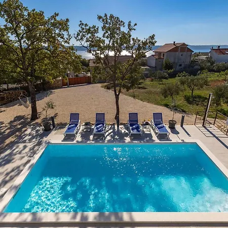 Deep With Pool Villa