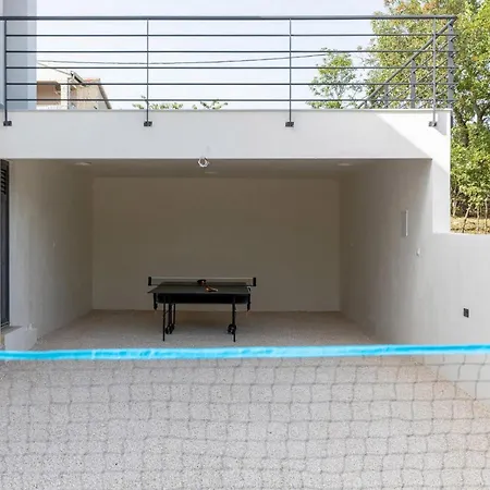Villa Deep With Pool *